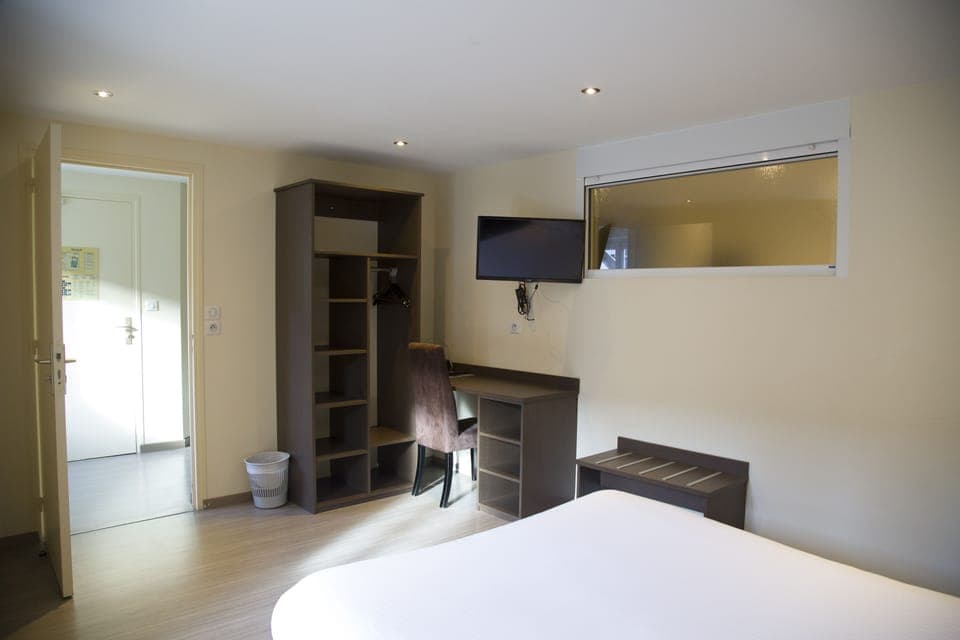 Family Suite | Free cribs/infant beds, free WiFi, bed sheets