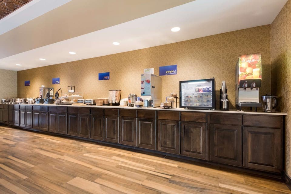 Free daily buffet breakfast