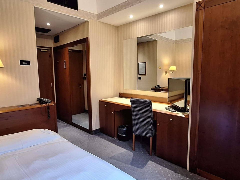 French Bed Room | Minibar, desk, blackout drapes, soundproofing