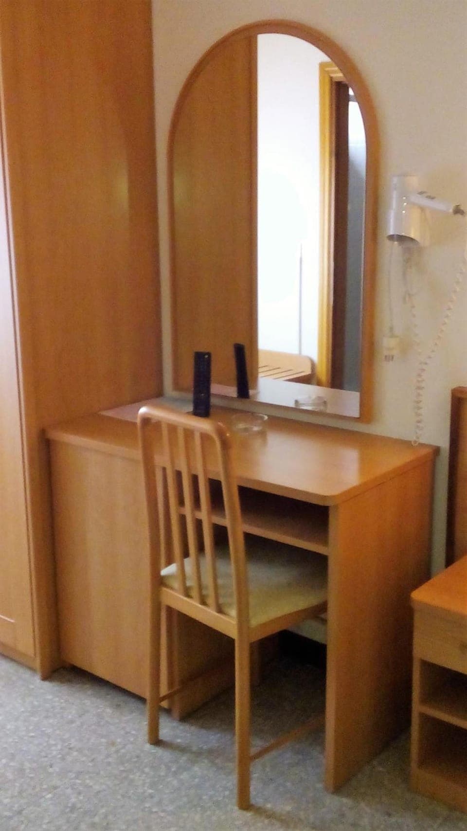 Minibar, individually furnished, desk, WiFi