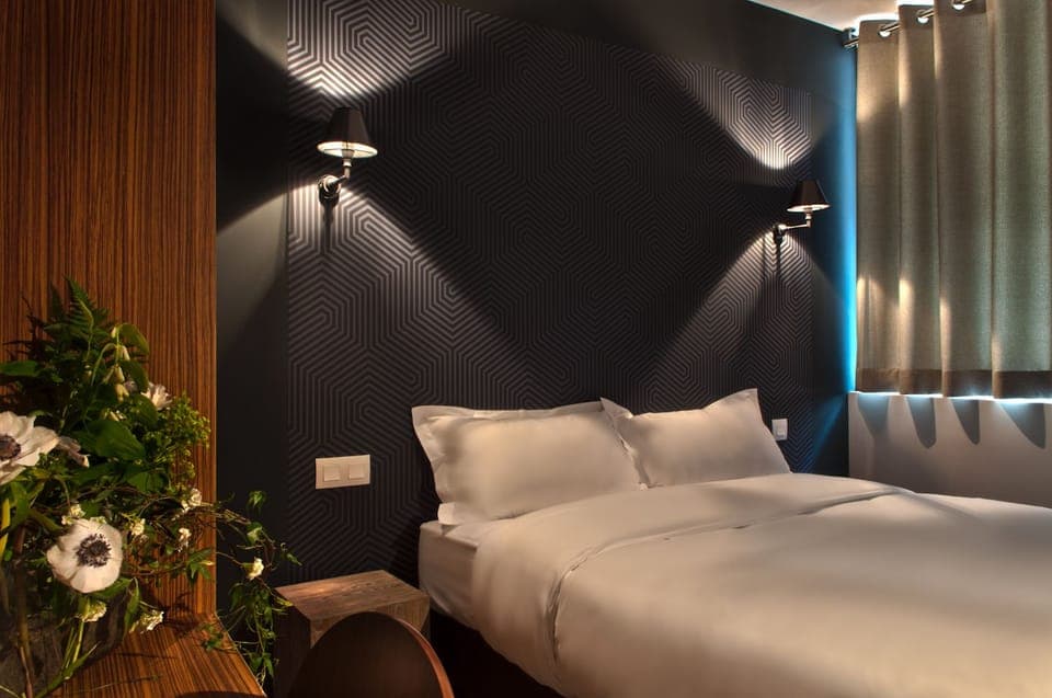 Desk, soundproofing, iron/ironing board, free WiFi