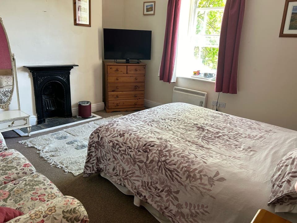 Double Room, Ensuite (Staple Tor) | 1 bedroom