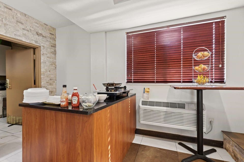 Free daily buffet breakfast