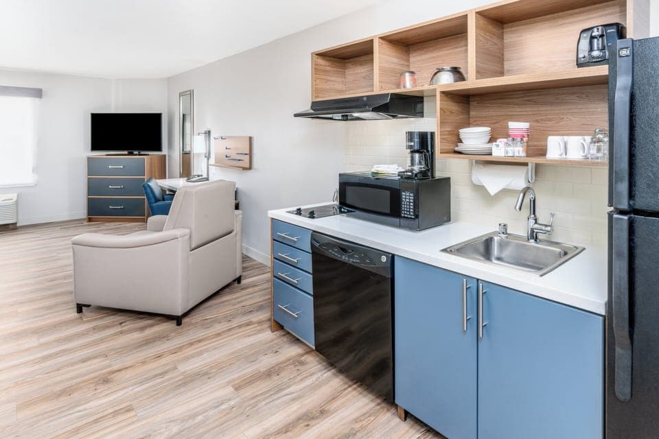 Studio Suite, 2 Queen Beds, Roll-in Shower (Mobil Roll Shwr) | In-room safe, desk, iron/ironing board, free WiFi