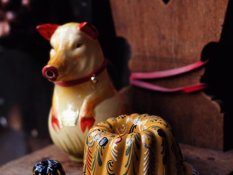 Daily buffet breakfast (EUR 19.5 per person)