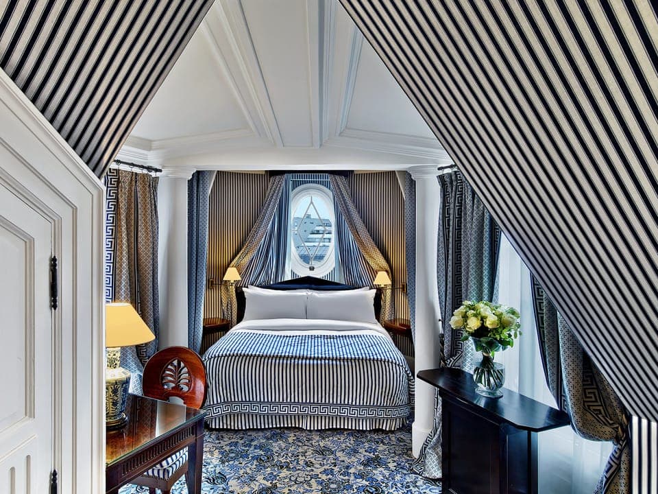 1 bedroom, hypo-allergenic bedding, minibar, in-room safe