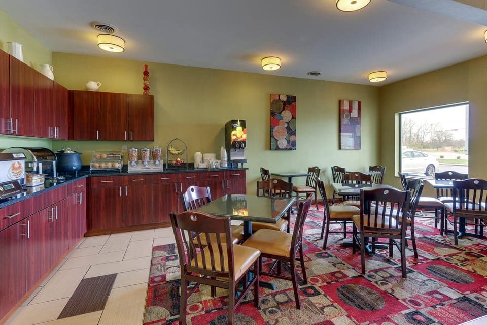 Free daily continental breakfast