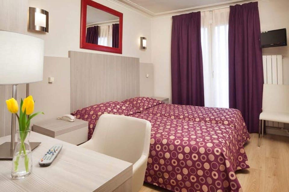 Superior Twin Room | Soundproofing, cribs/infant beds, free WiFi, bed sheets