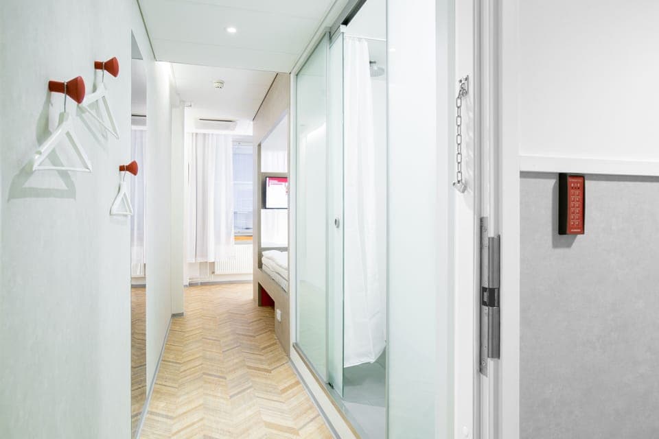 Single Room, 1 Twin Bed | Blackout drapes, soundproofing, free WiFi, bed sheets