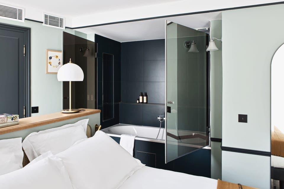 Room (Privilège Passiflore) | Premium bedding, minibar, in-room safe, individually decorated