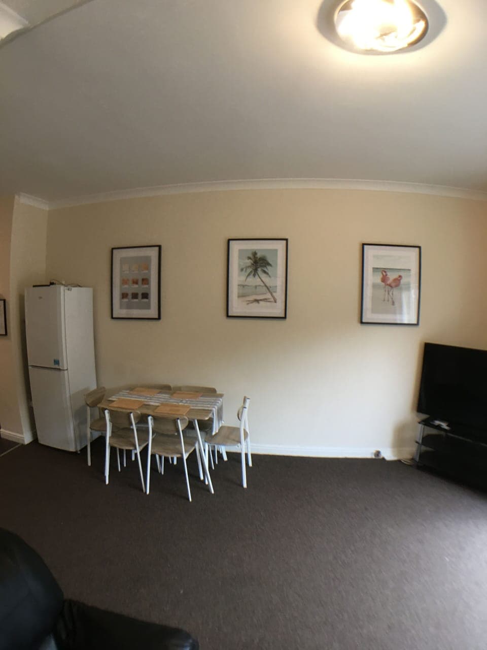 House, 4 Bedrooms | Living room | Flat-screen TV