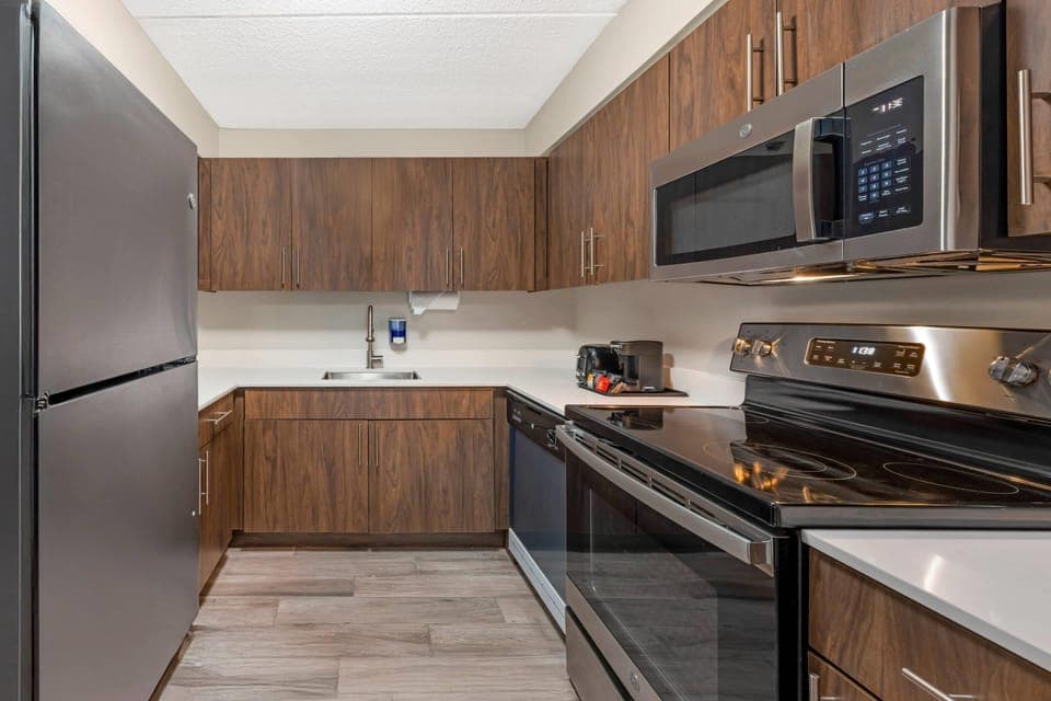 Suite, 1 King Bed with Sofa bed, Non Smoking (Upgrade) | Desk, blackout drapes, soundproofing, iron/ironing board