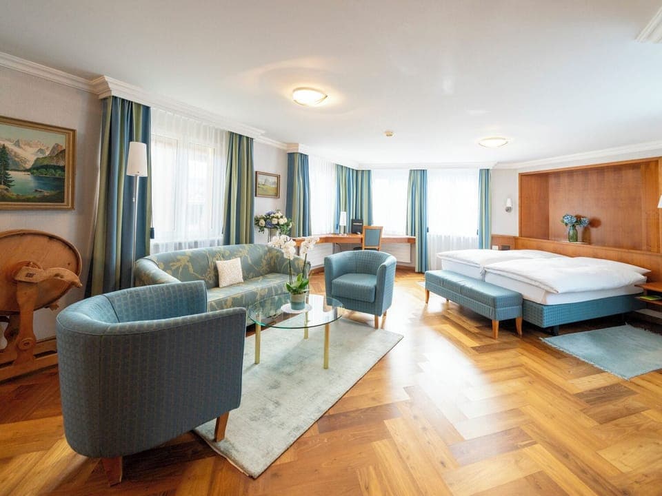 Family Double Room, Private Bathroom | Hypo-allergenic bedding, in-room safe, desk, blackout drapes