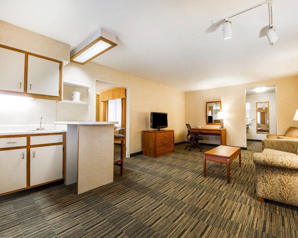 In-room safe, desk, blackout drapes, iron/ironing board