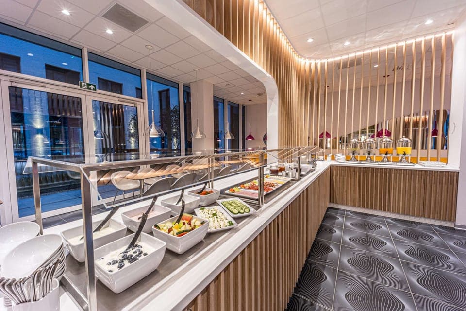 Daily buffet breakfast (EUR 15.90 per person)