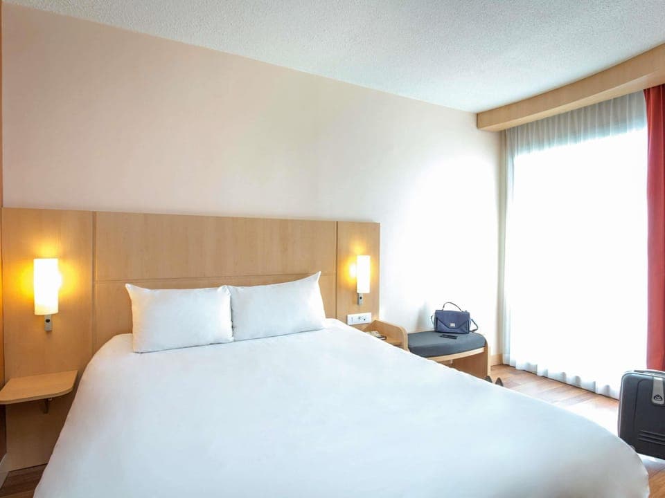 Standard Room, 1 Double Bed | Premium bedding, desk, soundproofing, iron/ironing board