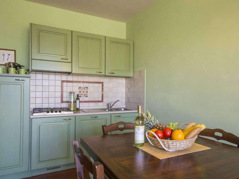 House | Private kitchen | Electric kettle, highchair