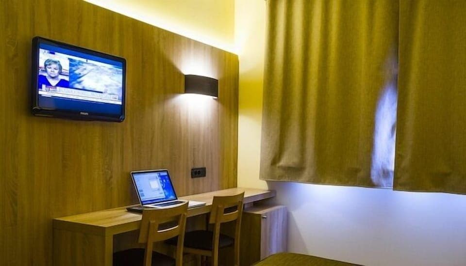 Minibar, in-room safe, desk, laptop workspace