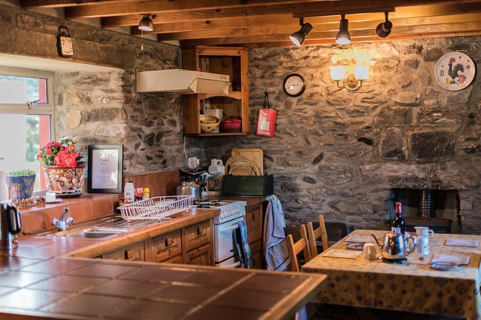 House, 2 Bedrooms, Kitchen, Garden View | Private kitchen | Microwave, toaster, highchair, freezer