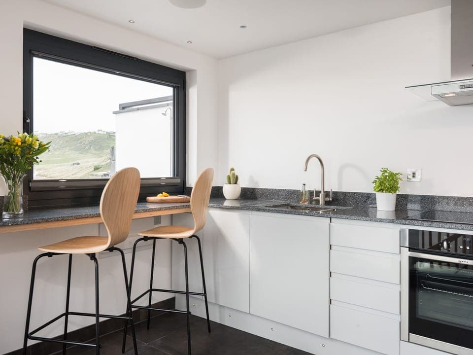 Cottage | Private kitchen | Fridge, dishwasher, electric kettle, toaster