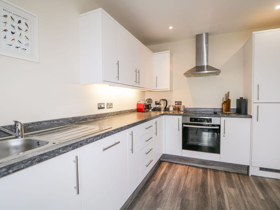 Cottage | Private kitchen | Fridge, dishwasher, cookware/dishes/utensils