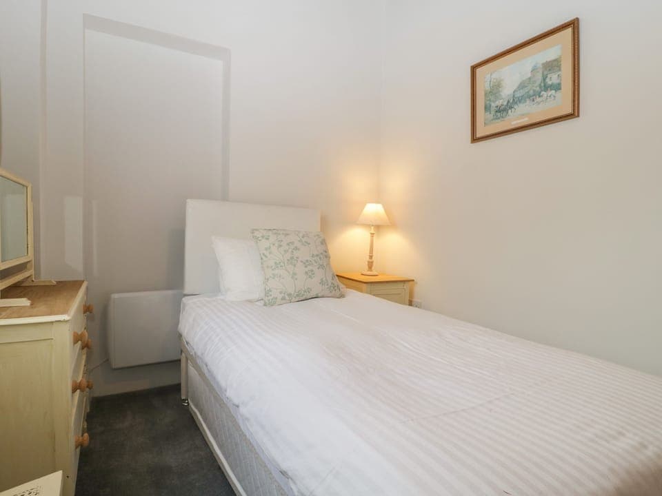 Cottage | 2 bedrooms, individually decorated, individually furnished, free WiFi