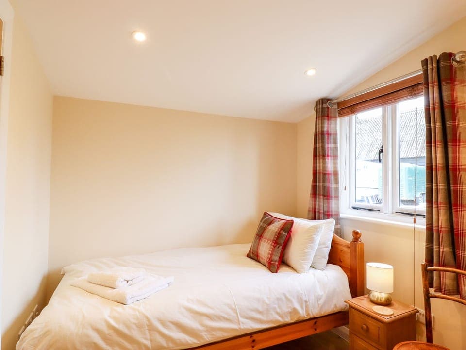 Cottage | 2 bedrooms, individually decorated, individually furnished, free WiFi