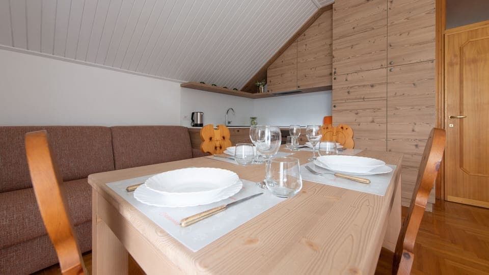 Apartment, 2 Bedrooms | In-room dining