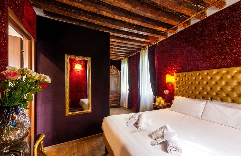 Premium bedding, down comforters, minibar, iron/ironing board