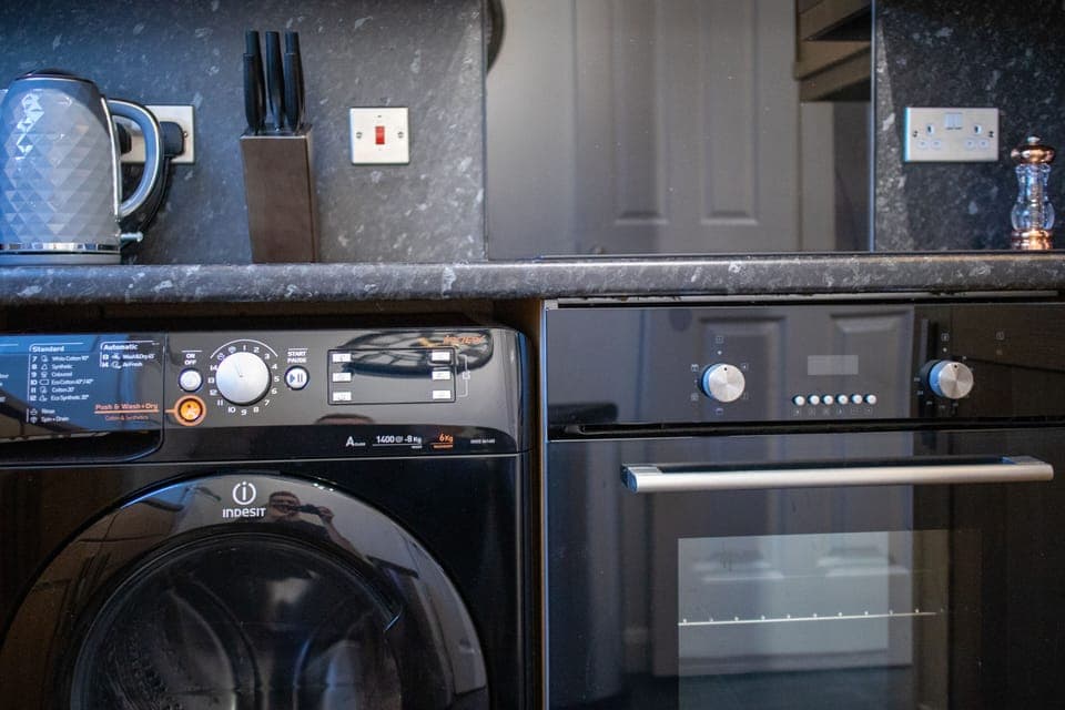 City Apartment, Private Bathroom, Harbor View | Shared kitchen