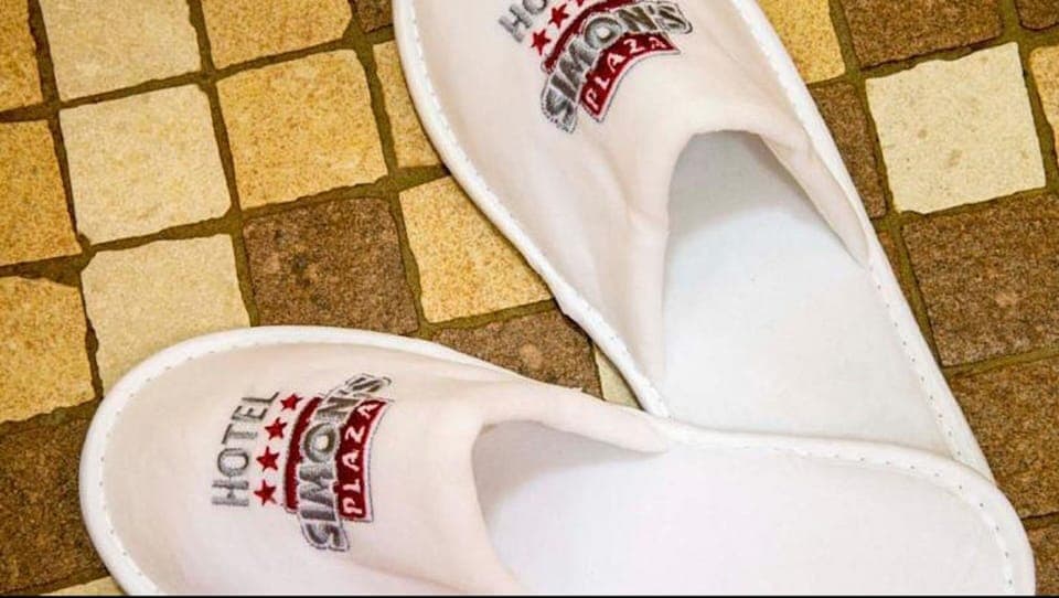 Hypo-allergenic bedding, free minibar, desk, laptop workspace