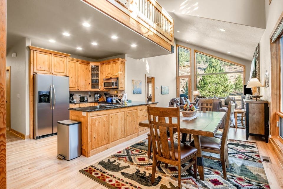 Townhome, 3 Bedrooms | Private kitchen | Fridge, oven, coffee/tea maker, toaster
