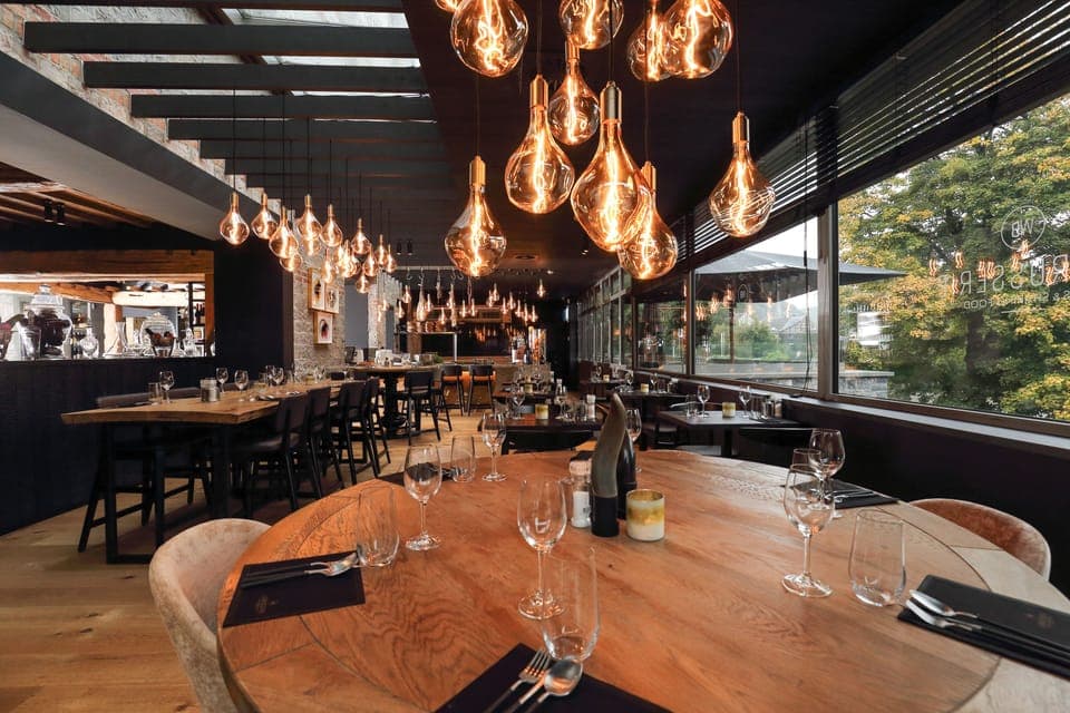 3 restaurants, lunch, dinner, brunch served; French cuisine