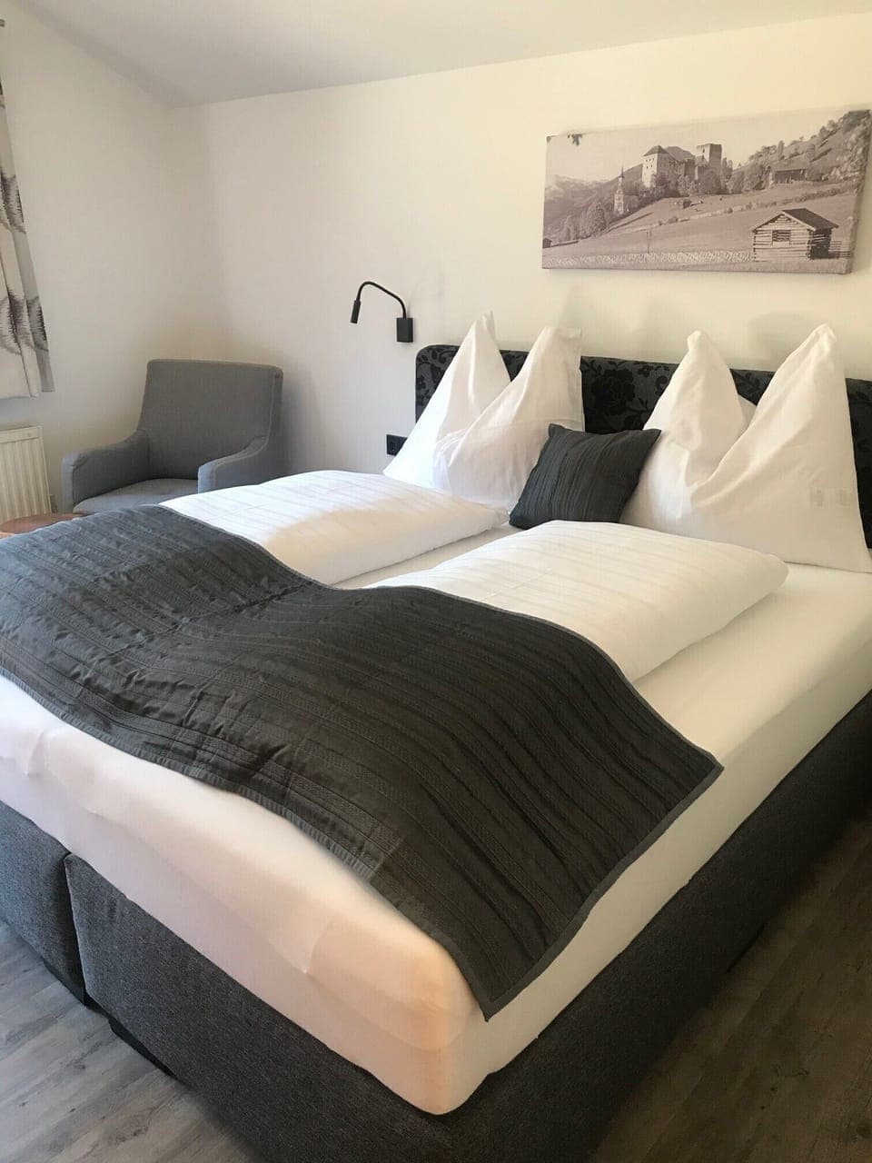 House | 4 bedrooms, hypo-allergenic bedding, iron/ironing board, free WiFi