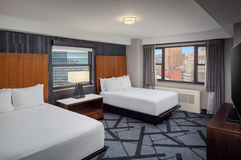 Premium bedding, in-room safe, desk, laptop workspace