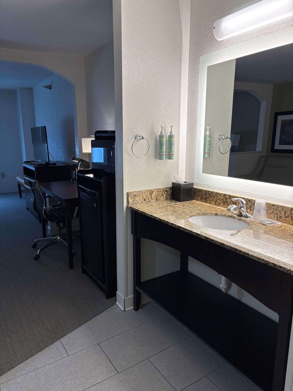 Suite, 1 King Bed, Non Smoking, Refrigerator & Microwave | Bathroom | Combined shower/tub, free toiletries, hair dryer, towels