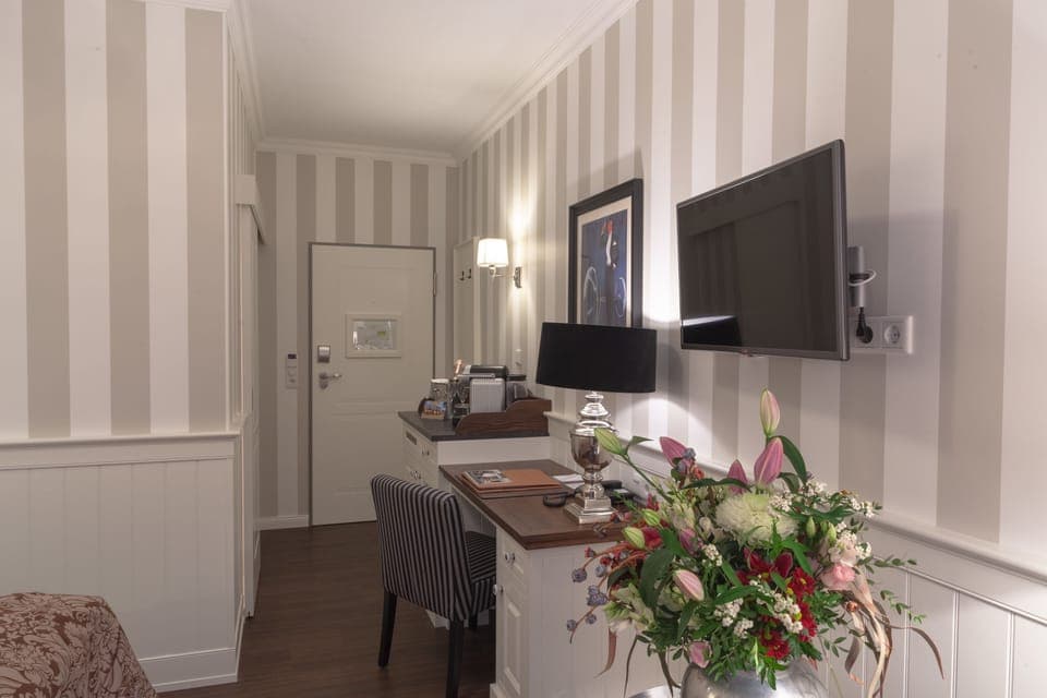 Baltic Single Room - Annex | Hypo-allergenic bedding, in-room safe, desk, blackout drapes