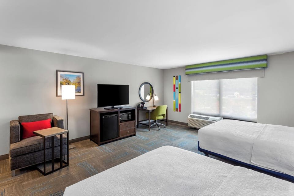 In-room safe, iron/ironing board, free cribs/infant beds