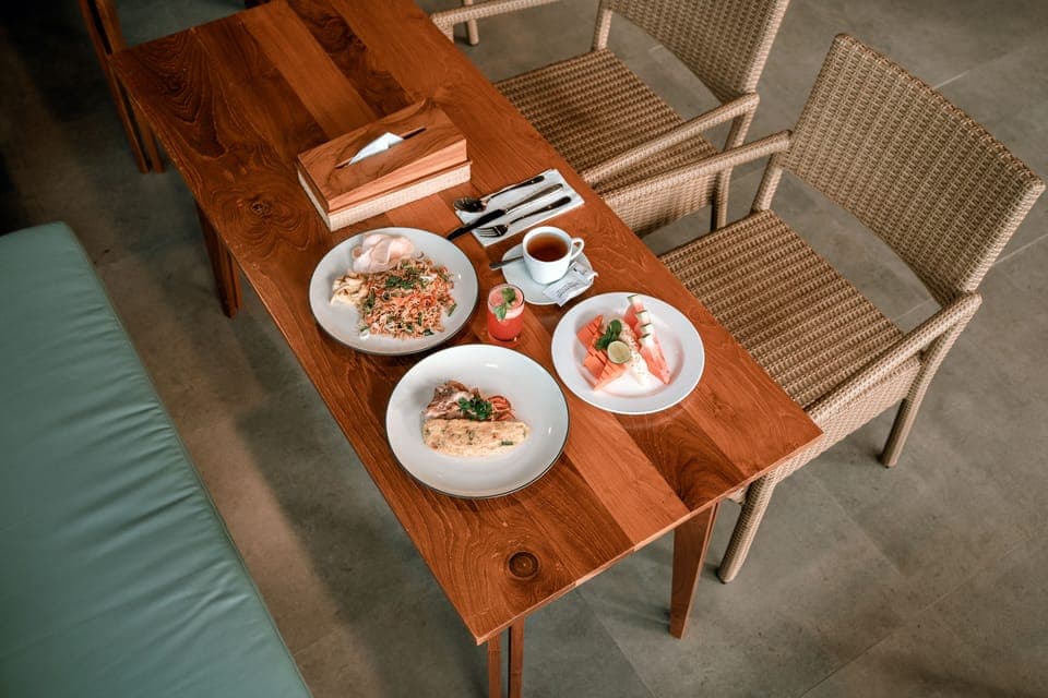 Daily continental breakfast (IDR 75000 per person)