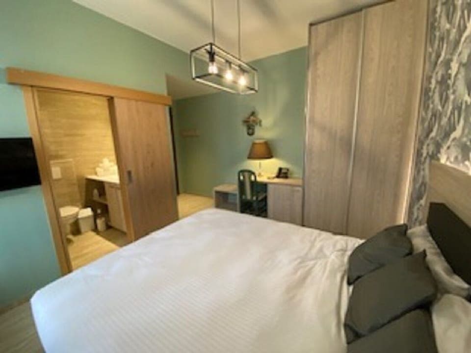 Superior Room | Premium bedding, minibar, blackout drapes, soundproofing