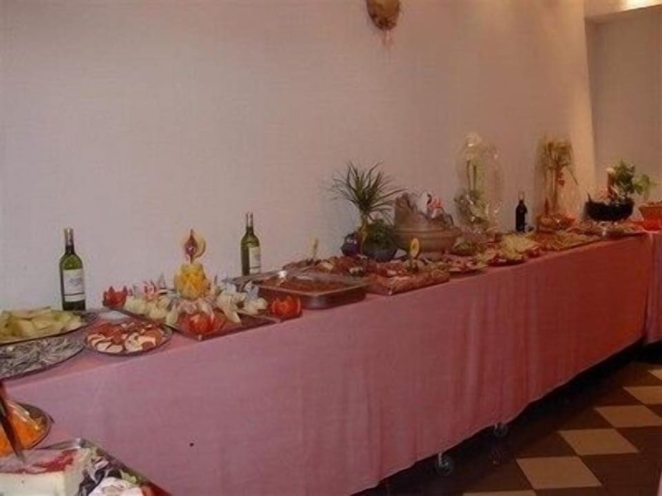 Free daily full breakfast