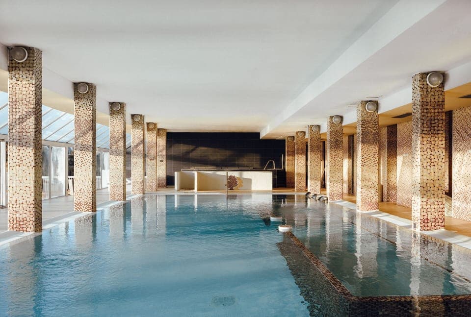 Couples treatment rooms, sauna, steam room, body treatments