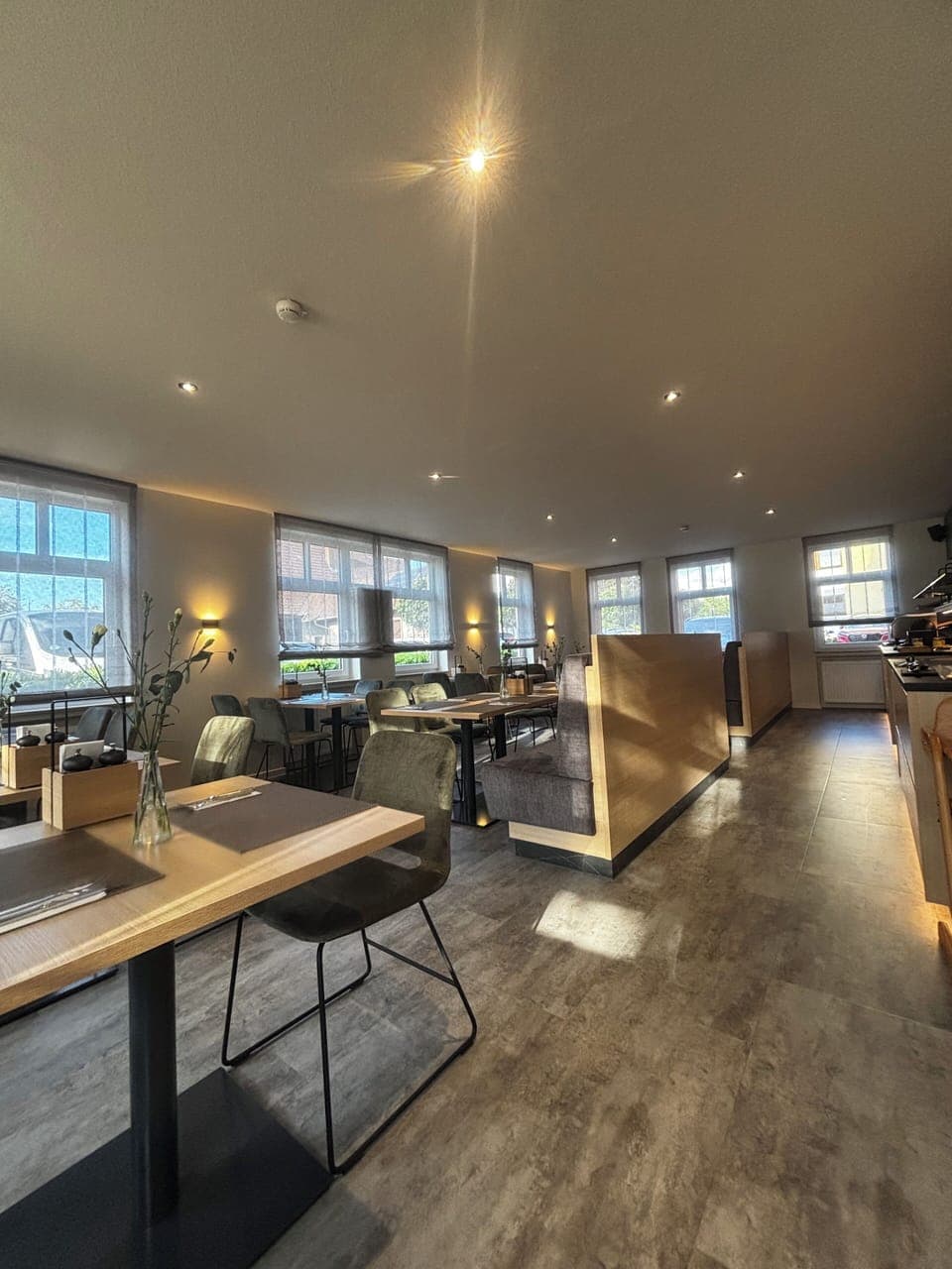 Daily buffet breakfast (EUR 9.9 per person)