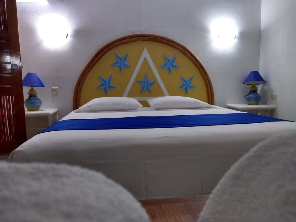 In-room safe, bed sheets