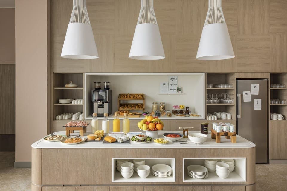 Daily buffet breakfast (EUR 19 per person)