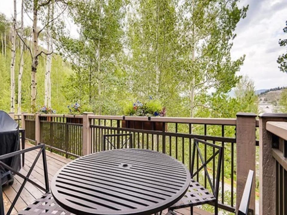 House (Beaver_Creek_Pines_3Bedroom_Den) | Exterior
