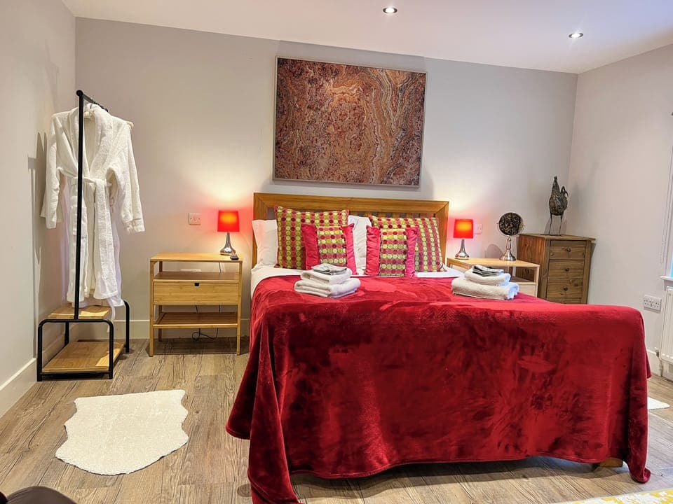 Cottage | 1 bedroom, iron/ironing board, free WiFi, bed sheets