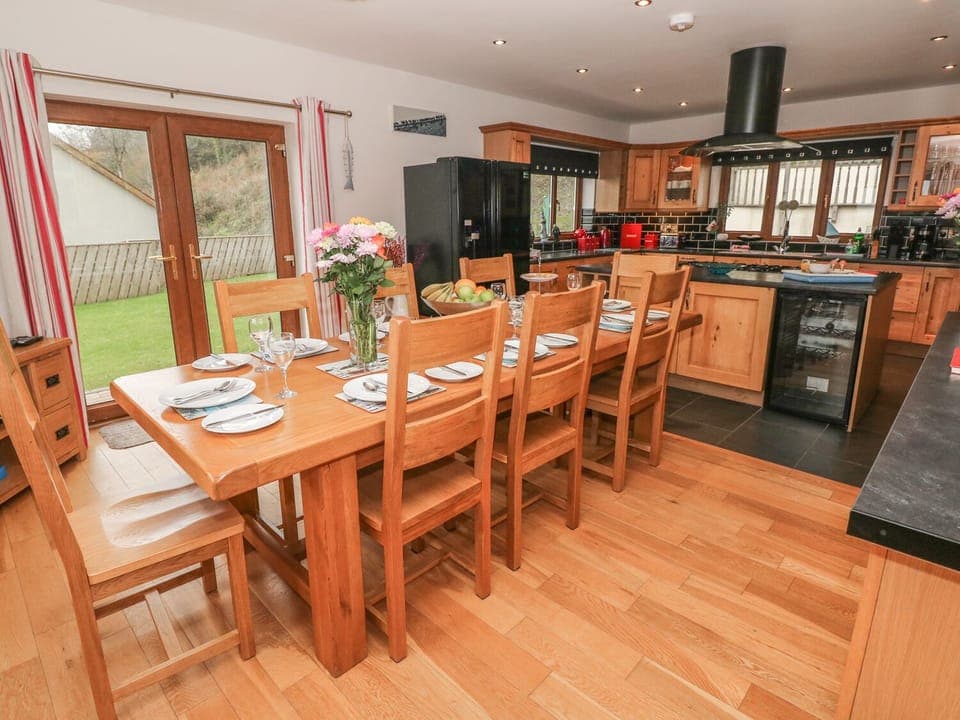 Cottage | Private kitchen | Fridge, dishwasher, electric kettle, toaster