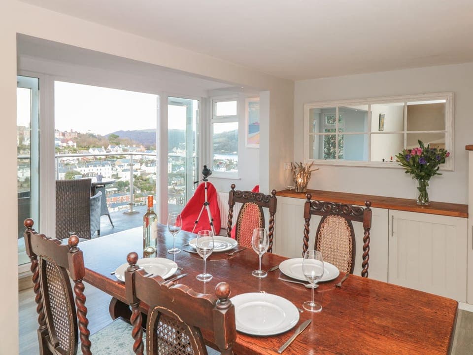 Cottage | Private kitchen | Fridge, dishwasher, electric kettle, toaster