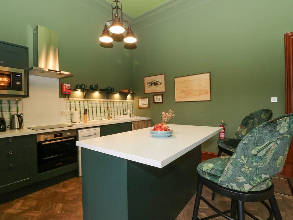 Cottage | Private kitchen | Fridge, dishwasher, electric kettle, toaster
